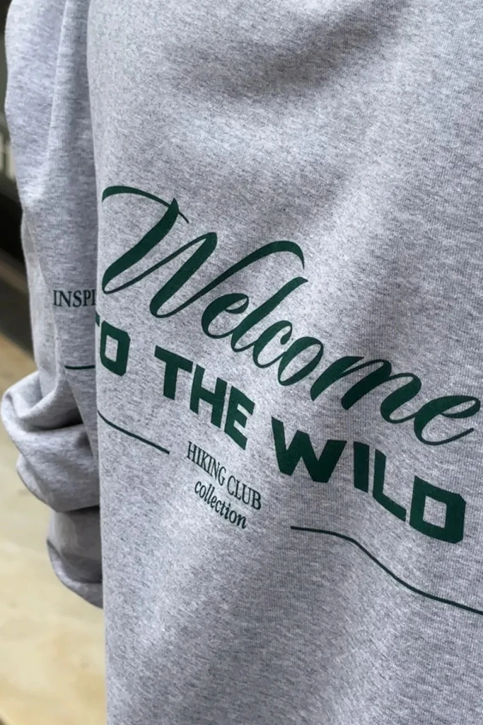 Лонгслив базовый оверсайз с принтом "Welcome to the wild"