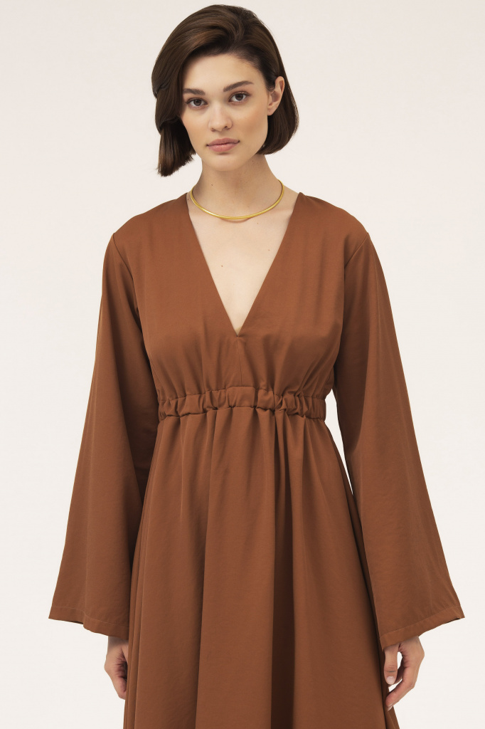 INSPIRE Платье-миди с глубоким вырезом (коричневый)