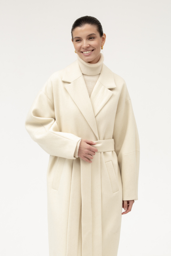 INSPIRE Пальто-халат удлиненное с классическим воротником (молочный)
